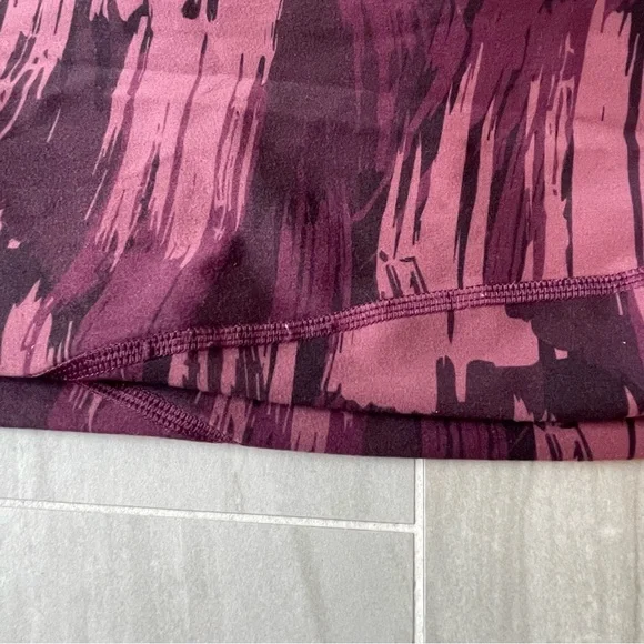 Alphalete Surface Power Legging in Burgundy Canvas Camo - Picture 8 of 8